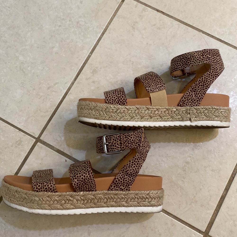 Leopard print espadrille sandal